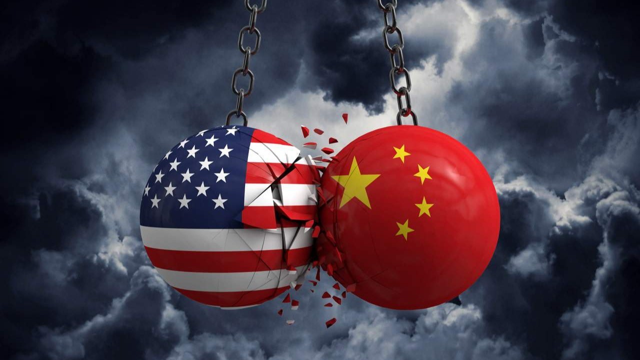 Guerra Comercial EUA-China: Entenda o Impacto das Novas Tarifas de 245% e Como Isso Pode Afetar Suas Compras